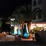 Haraki Bay Hotel And Luxury Apartments