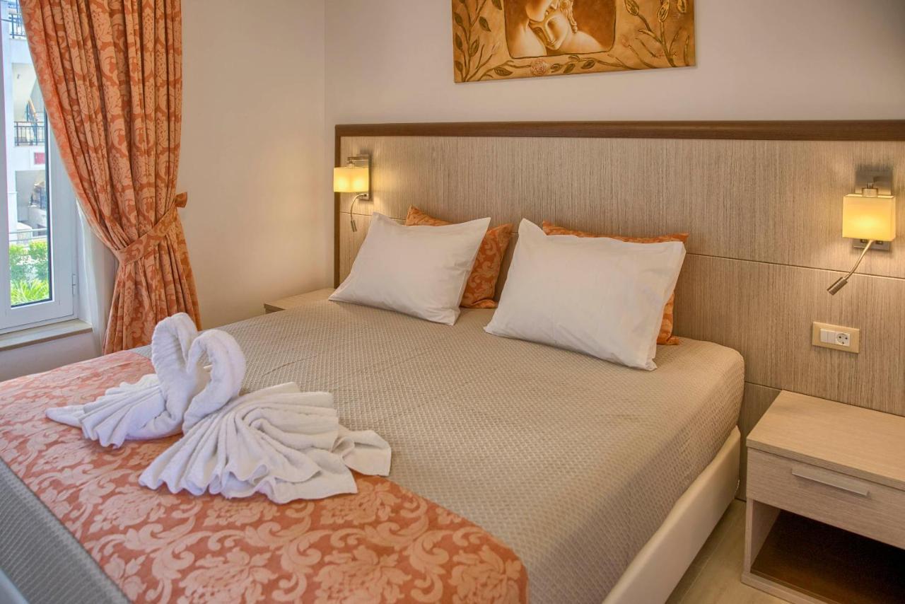 Bay And Luxury Hotel Charaki