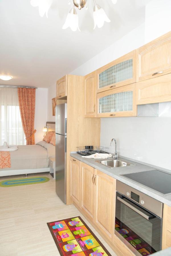 Bay And Luxury Hotel Charaki